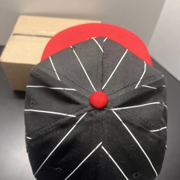 Vintage Starter NBA Miami Heat SnapBack Hat - Picture 5 of 8